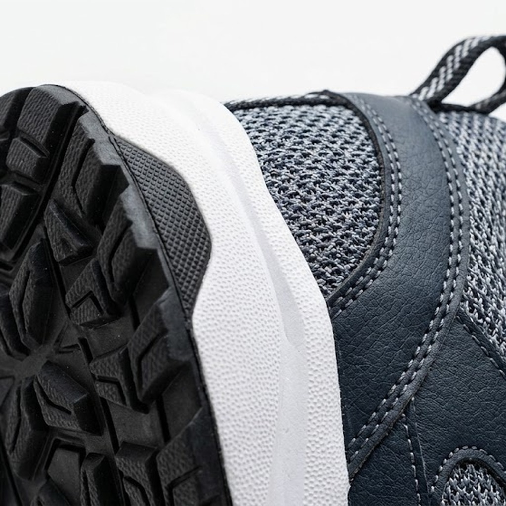DM Low-Top Canvas Sneaker 3
